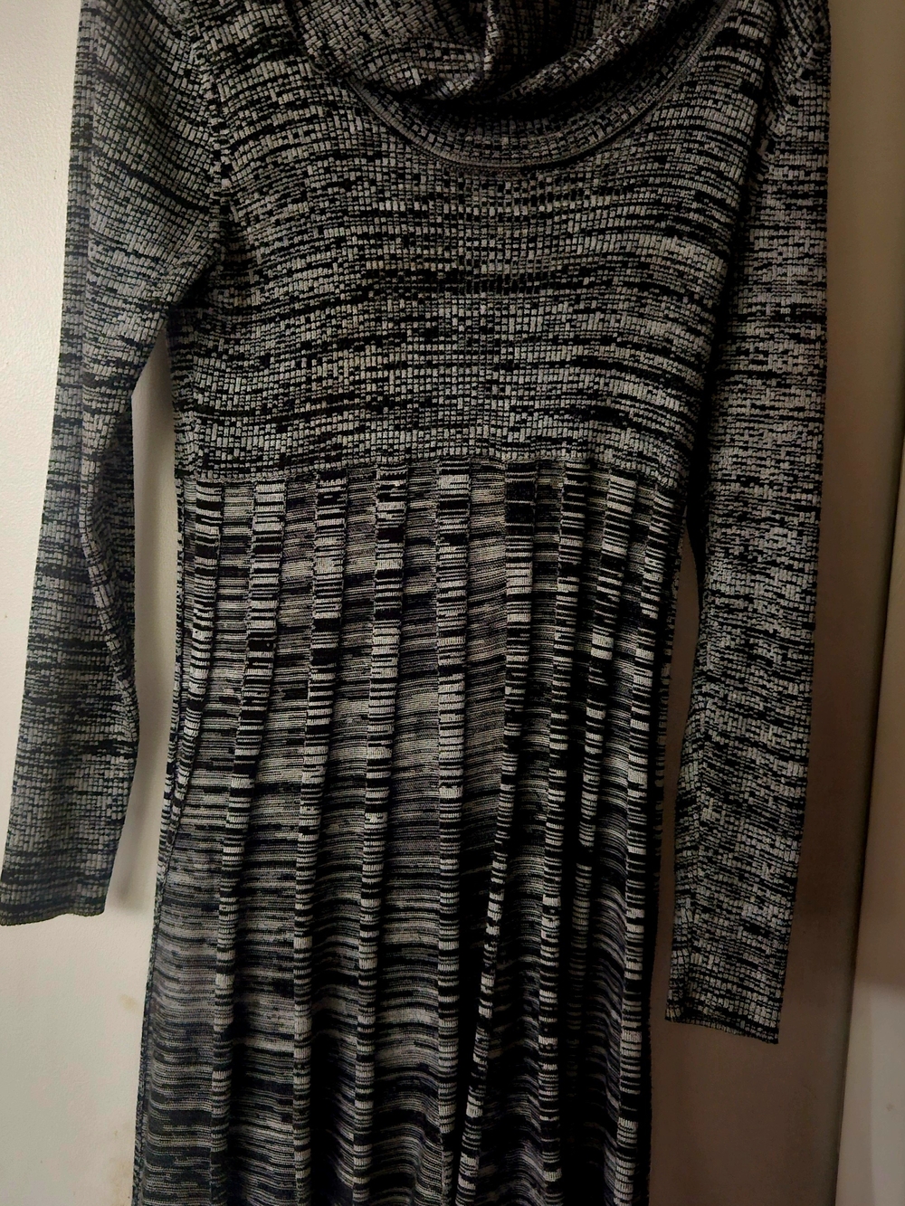 Anne Klein Black and Gray Long Sleeve Knit Dress